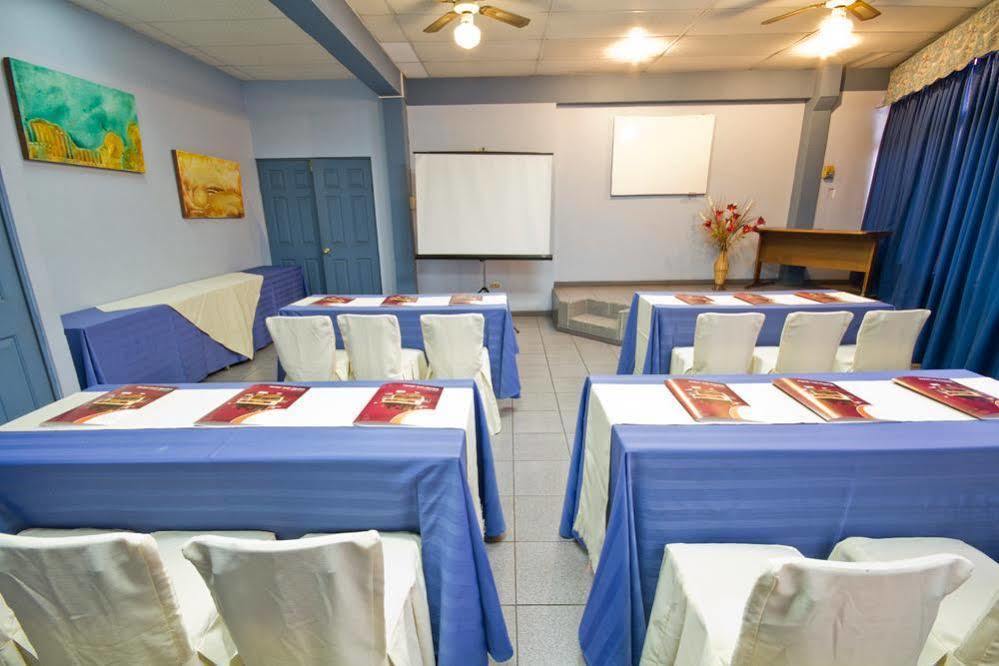 Hotel Intillanka إكيكي المظهر الخارجي الصورة